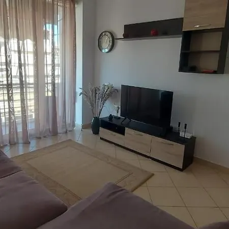 Sweet Apartment *